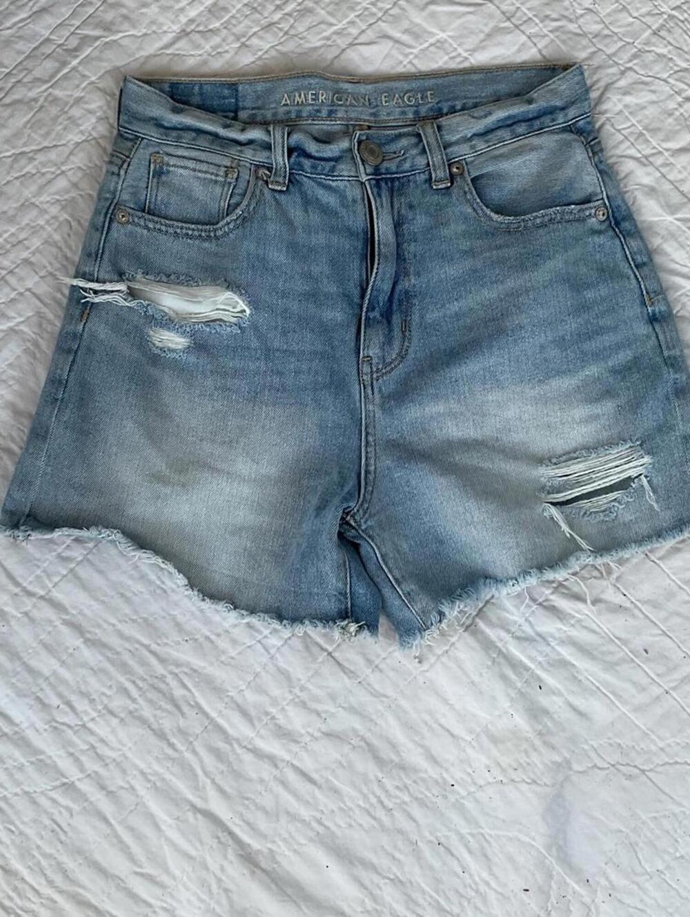 Size 0 American Eagle Outfitters Light Blue Distressed Jean Mom Shorts size